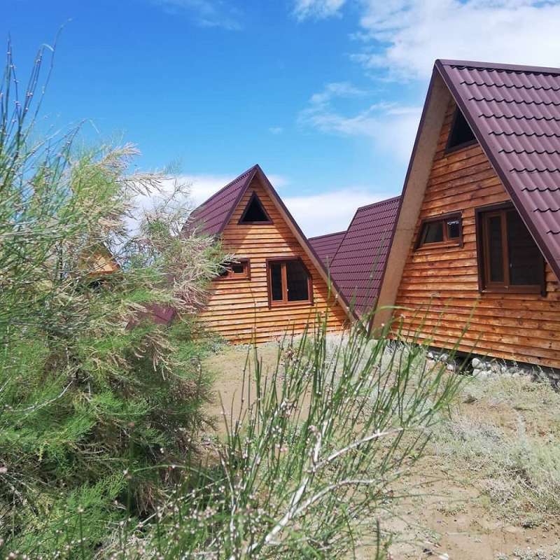 Домики вблизи