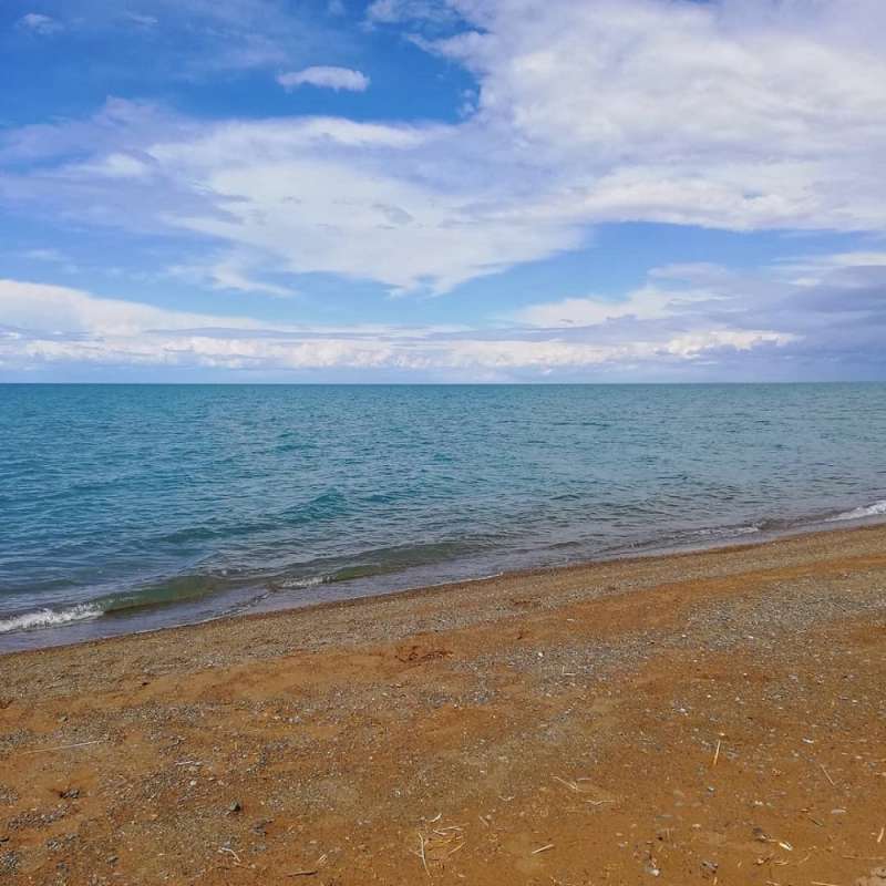 Берег озера Балхаш