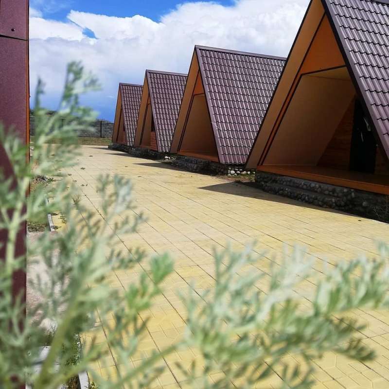 Домики с дорожкой